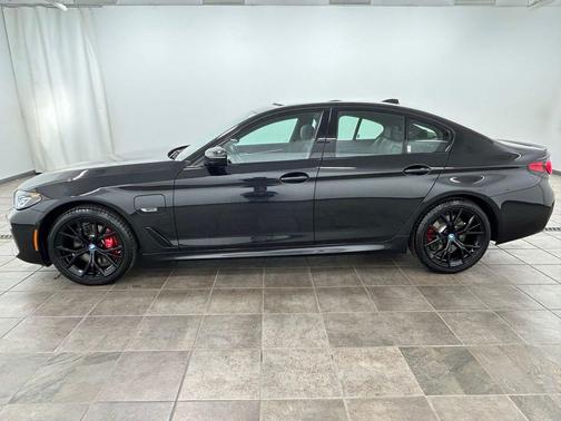 Black Sapphire Metallic 2023 BMW 530e Base