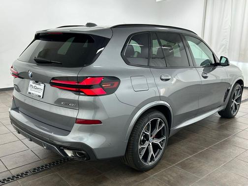 Skyscraper Grey Metallic 2026 BMW X5 xDrive40i