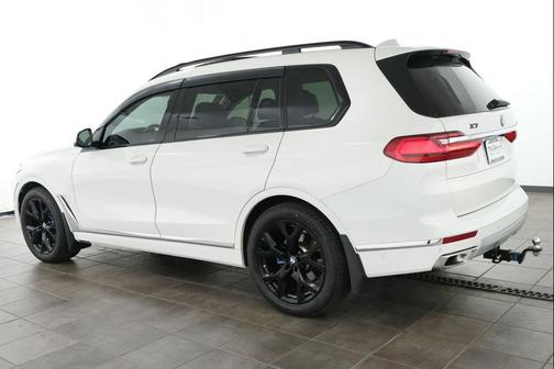Alpine White 2022 BMW X7 xDrive40i
