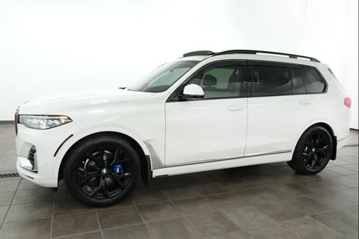 Alpine White 2022 BMW X7 xDrive40i
