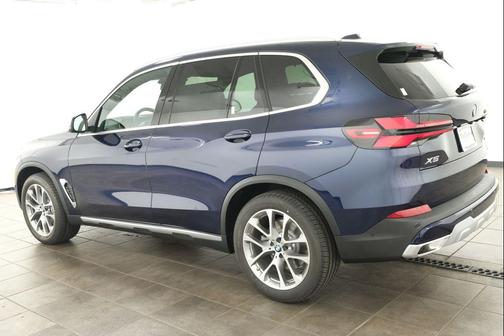 Tanzanite Blue II Metallic 2026 BMW X5 xDrive40i
