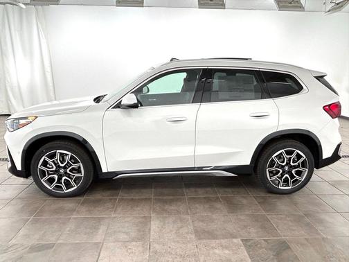 Alpine White 2026 BMW X1 xDrive28i
