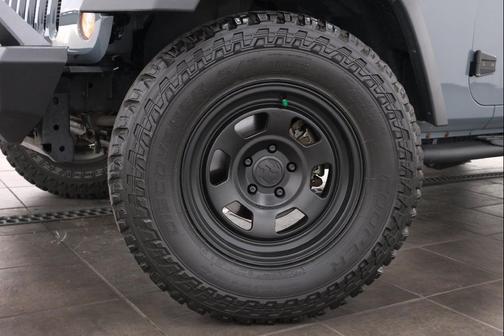 Anvil Clearcoat 2015 Jeep Wrangler Unlimited Sport