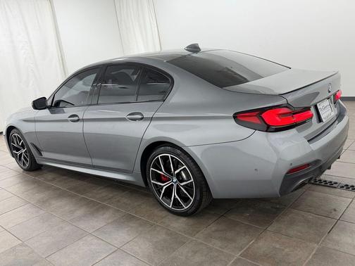 Skyscraper Gray Metallic 2023 BMW 540 i xDrive