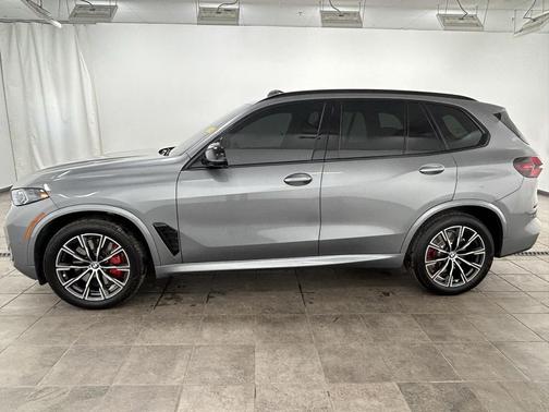 2025 BMW X5 M60i