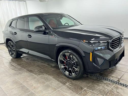 Black Sapphire Metallic 2026 BMW XM Label