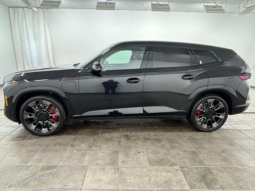 Black Sapphire Metallic 2026 BMW XM Label