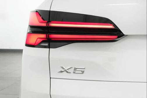 Alpine White 2026 BMW X5 xDrive40i