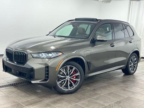 Manhattan Green Metallic 2026 BMW X5 PHEV xDrive50e