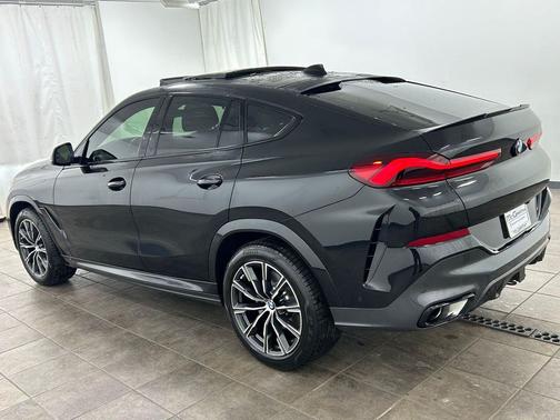 Black Sapphire Metallic 2022 BMW X6 xDrive40i