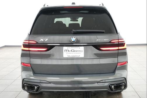 Dravit Grey Metallic 2027 BMW X7 xDrive40i