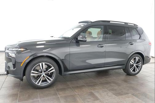 Dravit Grey Metallic 2027 BMW X7 xDrive40i