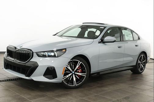 Brooklyn Grey Metallic 2027 BMW 540 i xDrive