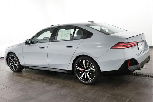 Brooklyn Grey Metallic 2027 BMW 540 i xDrive
