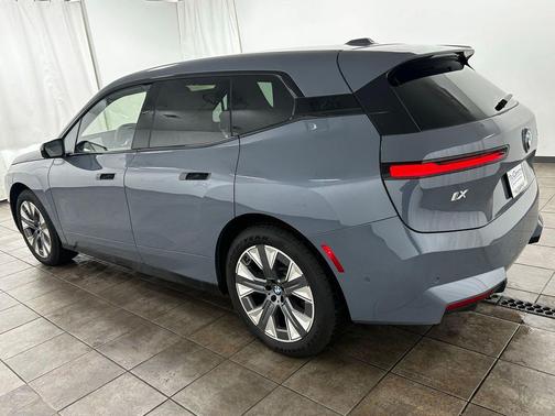 2026 BMW iX xDrive45