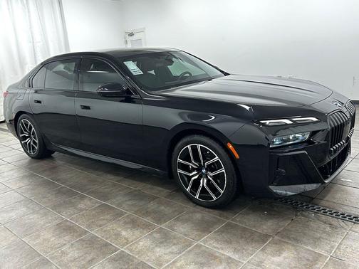 Black Sapphire Metallic 2024 BMW 740 xDrive