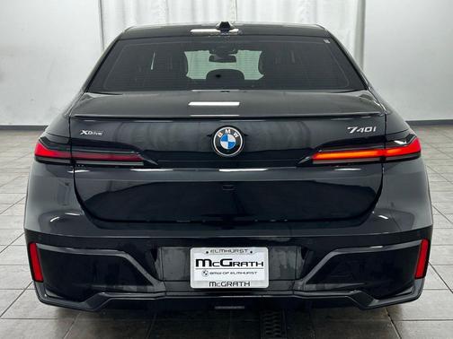 Black Sapphire Metallic 2024 BMW 740 xDrive