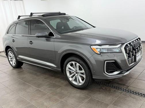 Samurai Gray Metallic 2025 Audi Q7 45 Premium