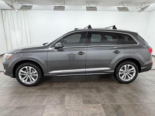 Samurai Gray Metallic 2025 Audi Q7 45 Premium