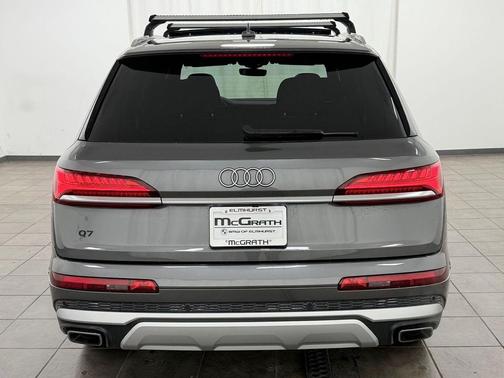 Samurai Gray Metallic 2025 Audi Q7 45 Premium