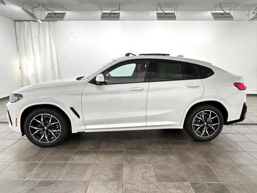 2025 BMW X4 xDrive30i