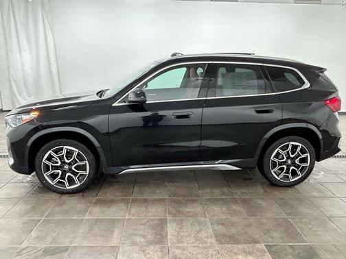 Black Sapphire Metallic 2026 BMW X1 xDrive28i