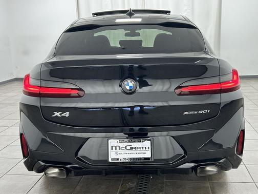 2025 BMW X4 xDrive30i
