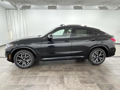 2025 BMW X4 xDrive30i