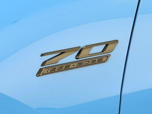 Rapid Blue 2023 Chevrolet Corvette Stingray w/2LT