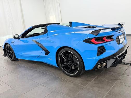 Rapid Blue 2023 Chevrolet Corvette Stingray w/2LT