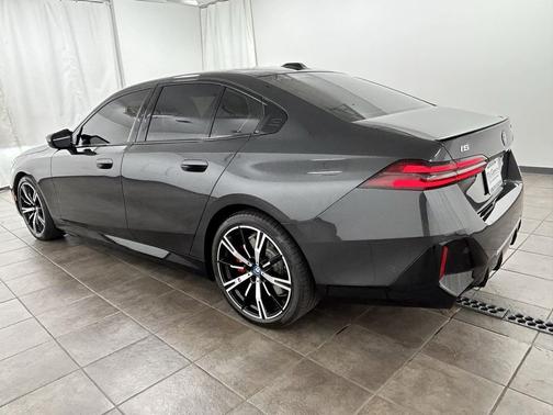 2024 BMW i5 M60