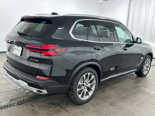 Black Sapphire Metallic 2026 BMW X5 xDrive40i