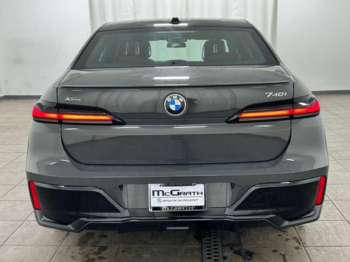 Dravit Grey Metallic 2026 BMW 740 xDrive