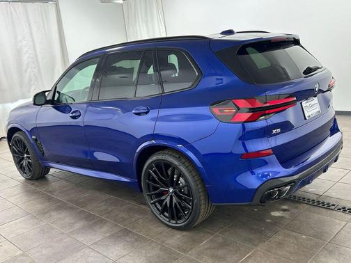 Marina Bay Blue Metallic 2026 BMW X5 M60i
