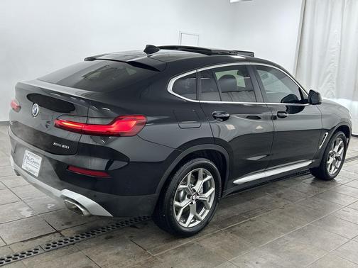 2024 BMW X4 xDrive30i