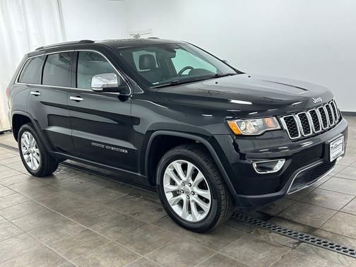 Diamond Black Crystal Pearlcoat 2017 Jeep Grand Cherokee Limited