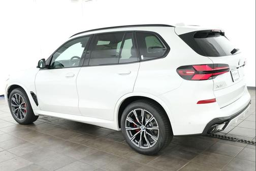 Mineral White Metallic 2026 BMW X5 xDrive40i