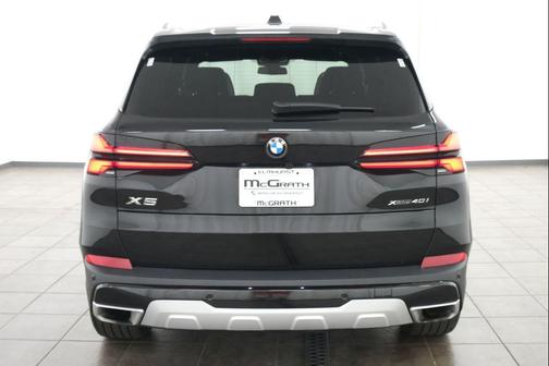 Black Sapphire Metallic 2026 BMW X5 xDrive40i