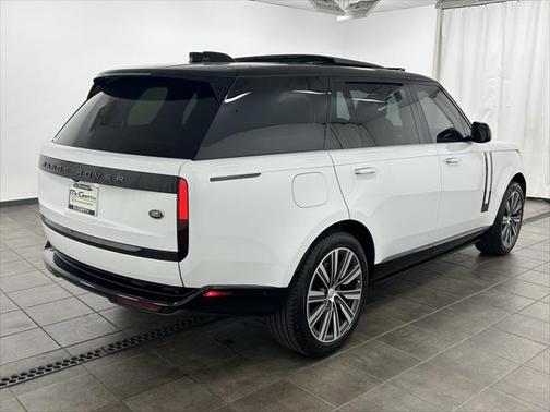 2023 Land Rover Range Rover P530 SE