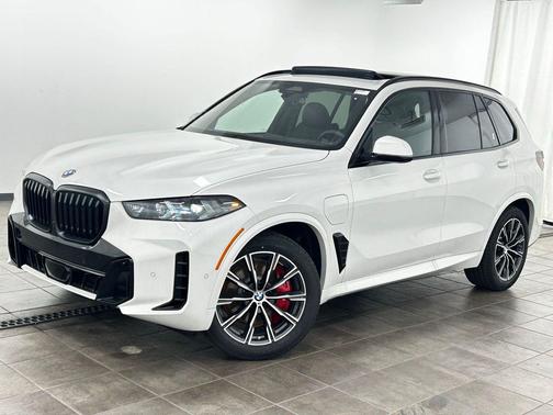 Mineral White Metallic 2026 BMW X5 PHEV xDrive50e