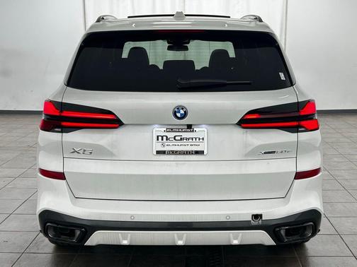 Mineral White Metallic 2026 BMW X5 PHEV xDrive50e