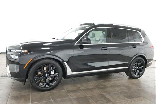Black Sapphire Metallic 2024 BMW X7 xDrive40i