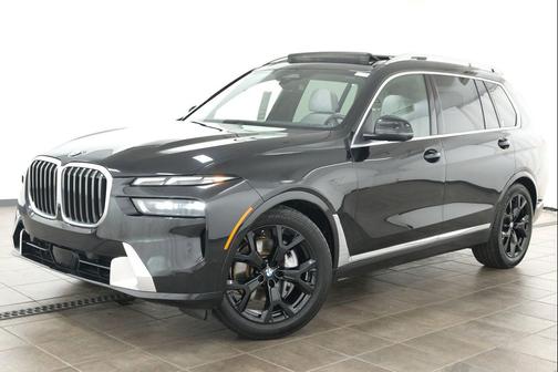Black Sapphire Metallic 2024 BMW X7 xDrive40i