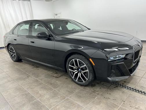 2026 BMW 750e i xDrive