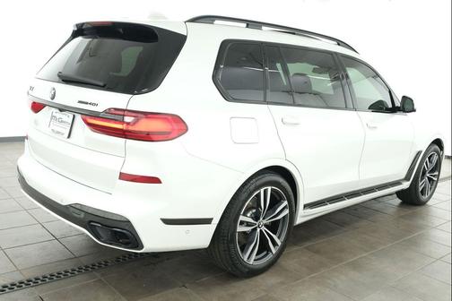 Mineral White Metallic 2021 BMW X7 xDrive40i