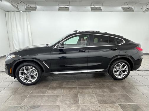 2023 BMW X4 xDrive30i