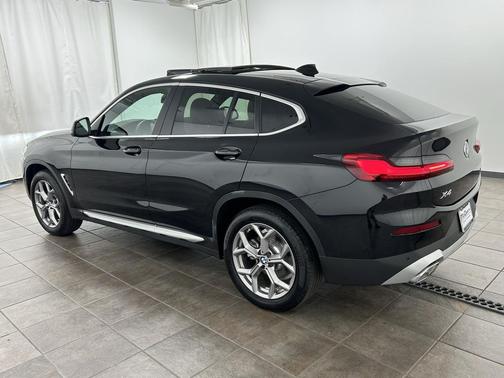 2023 BMW X4 xDrive30i