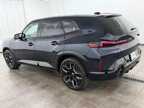 Carbon Black Metallic 2025 BMW XM Base