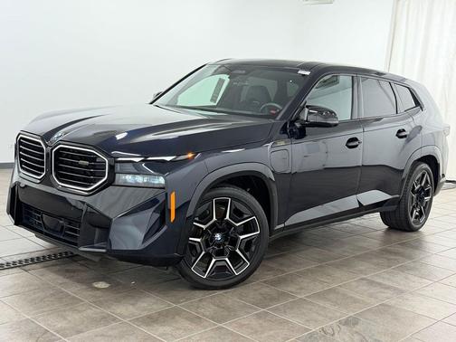 Carbon Black Metallic 2025 BMW XM Base