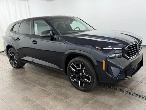 Carbon Black Metallic 2025 BMW XM Base